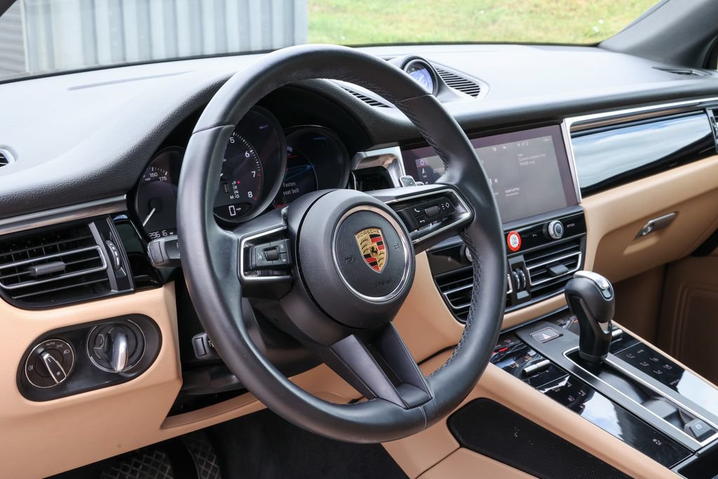 Certified 2023 Porsche Macan Turbo AWD/4WD image 36