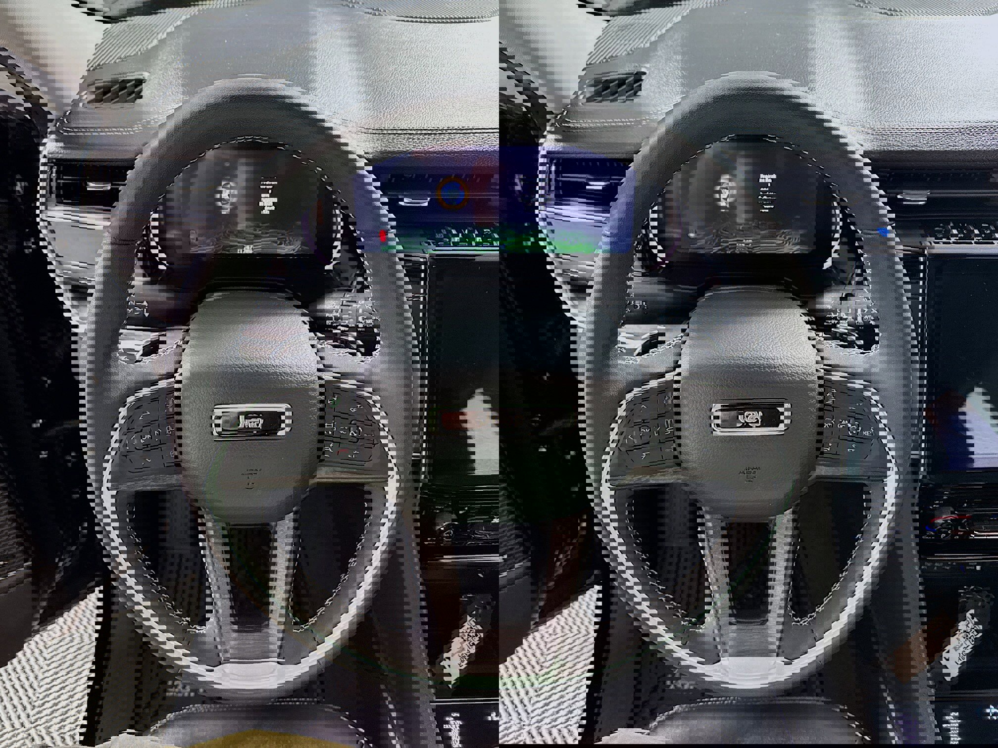 Used 2023 Jeep Grand Cherokee 4WD 4xe image 15