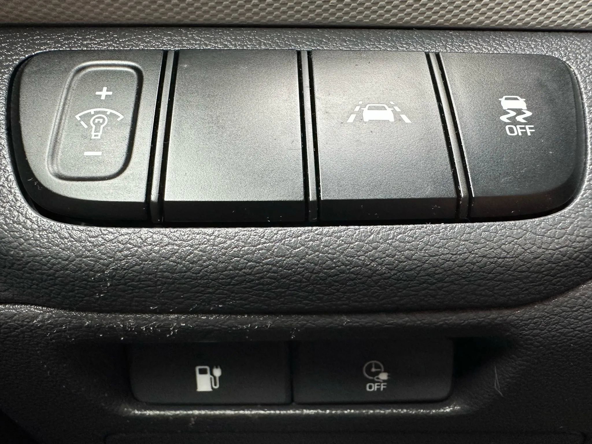 Used 2020 Hyundai Ioniq SE image 20