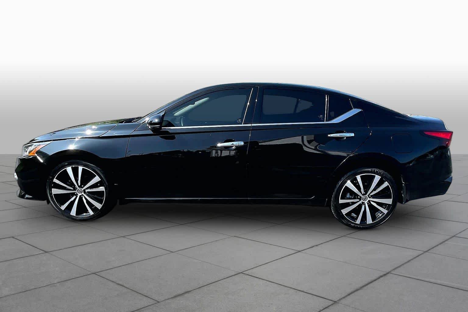Used 2022 Nissan Altima 2.5 Platinum AWD/4WD image 32