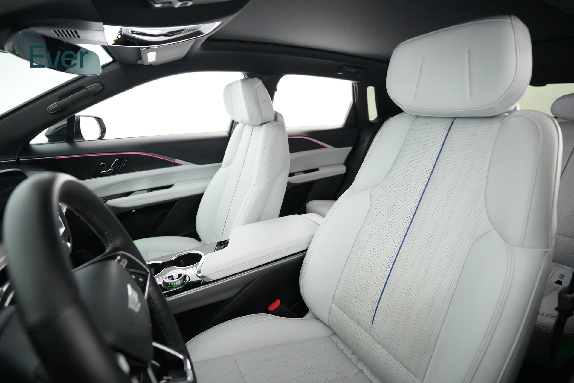 Used 2024 Cadillac Lyriq Luxury RWD image 4