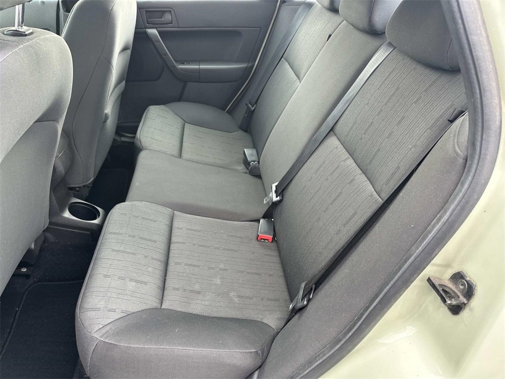 Used 2011 Ford Focus SE image 12