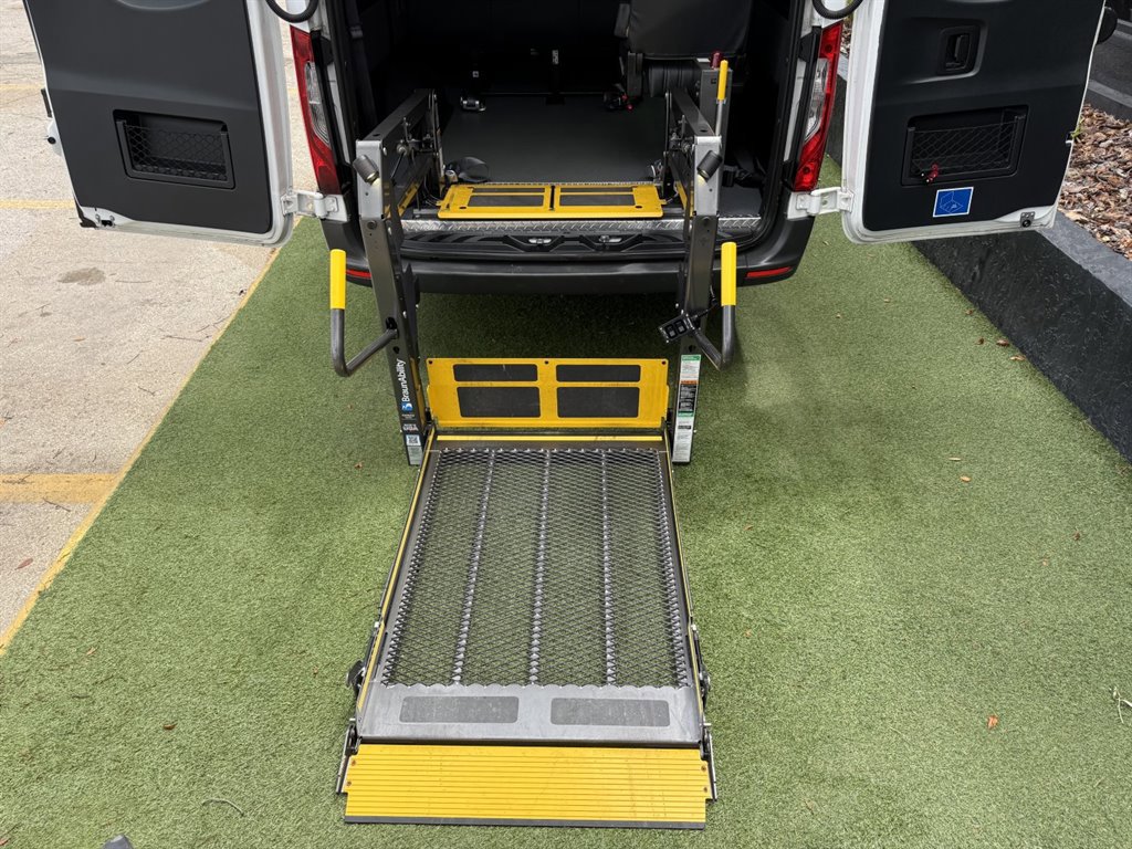 Used 2021 Mercedes-Benz Sprinter 2500 image 16