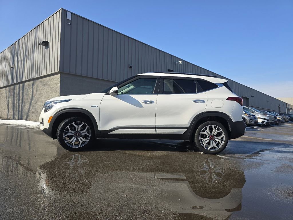 Used 2021 Kia Seltos SX w/ SX Sunroof Package image 15