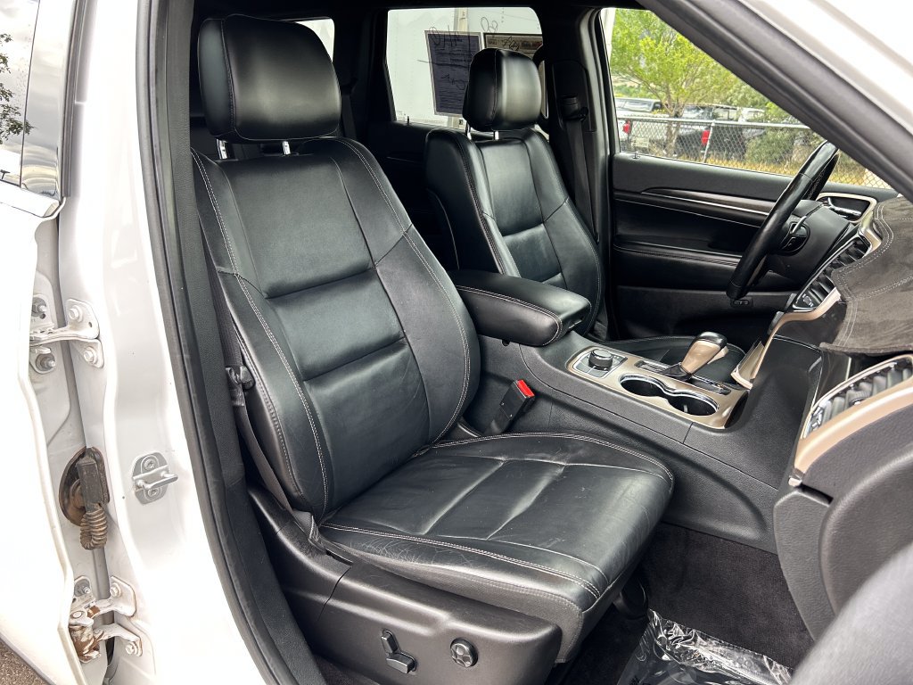Used 2017 Jeep Grand Cherokee Limited AWD/4WD image 18