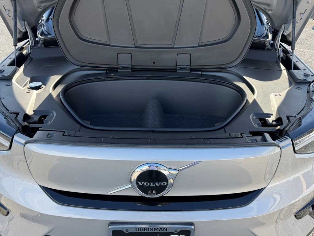 Used 2023 Volvo XC40 Recharge Ultimate image 32