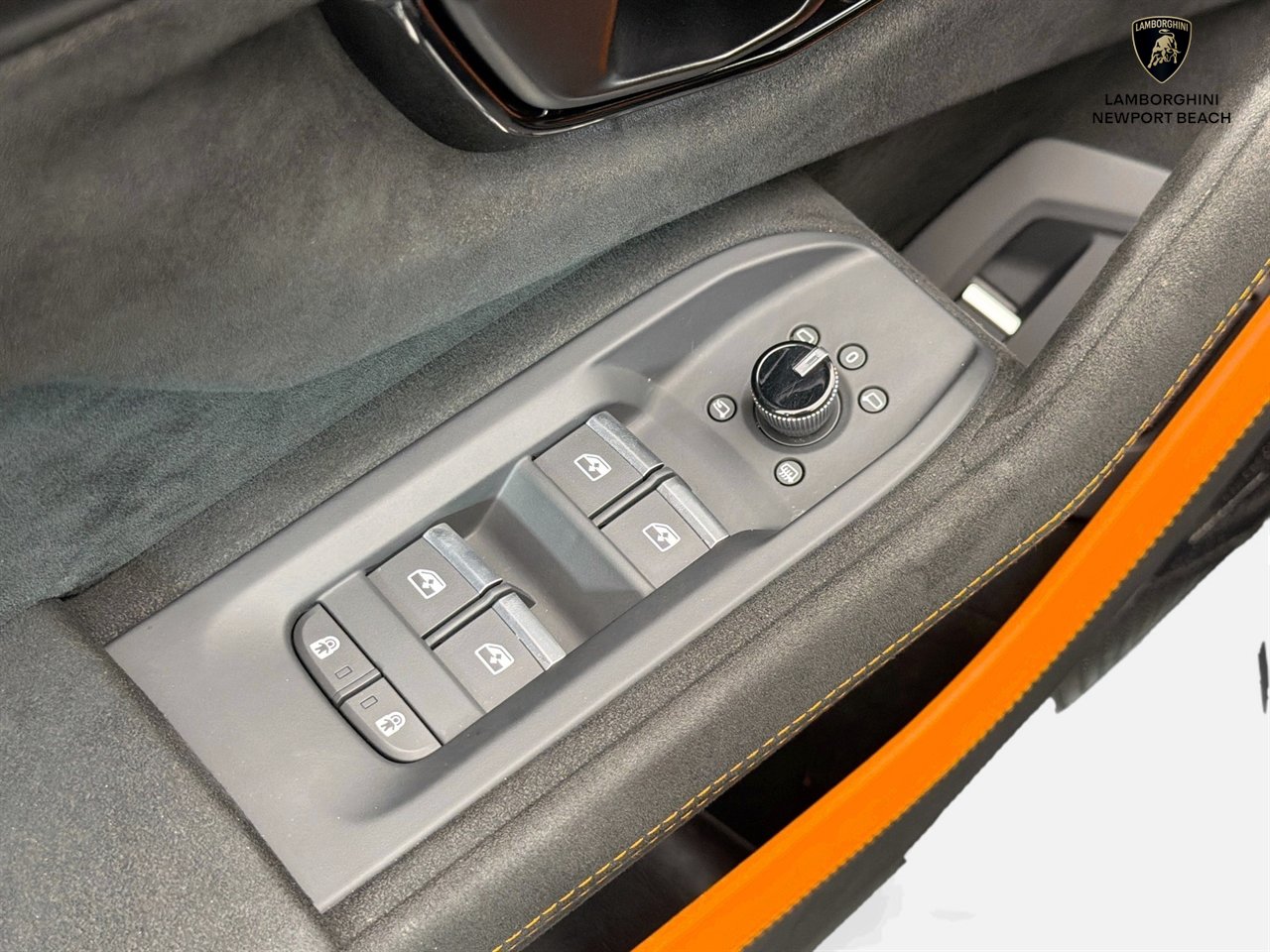 Used 2024 Lamborghini Urus Performante AWD/4WD image 37