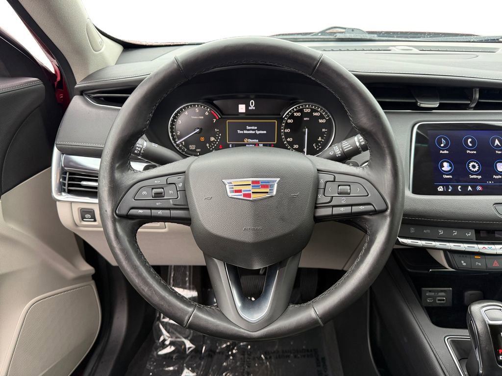 Used 2019 Cadillac XT4 Luxury w/ Cold Weather Package image 12