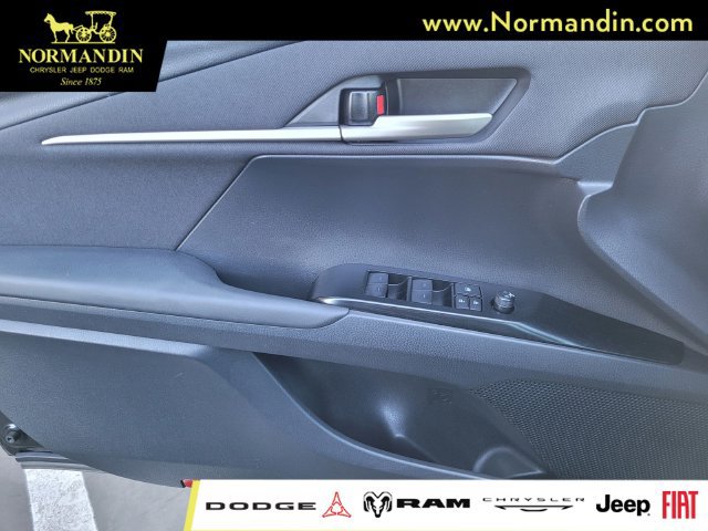 Used 2025 Toyota Camry LE FWD image 15