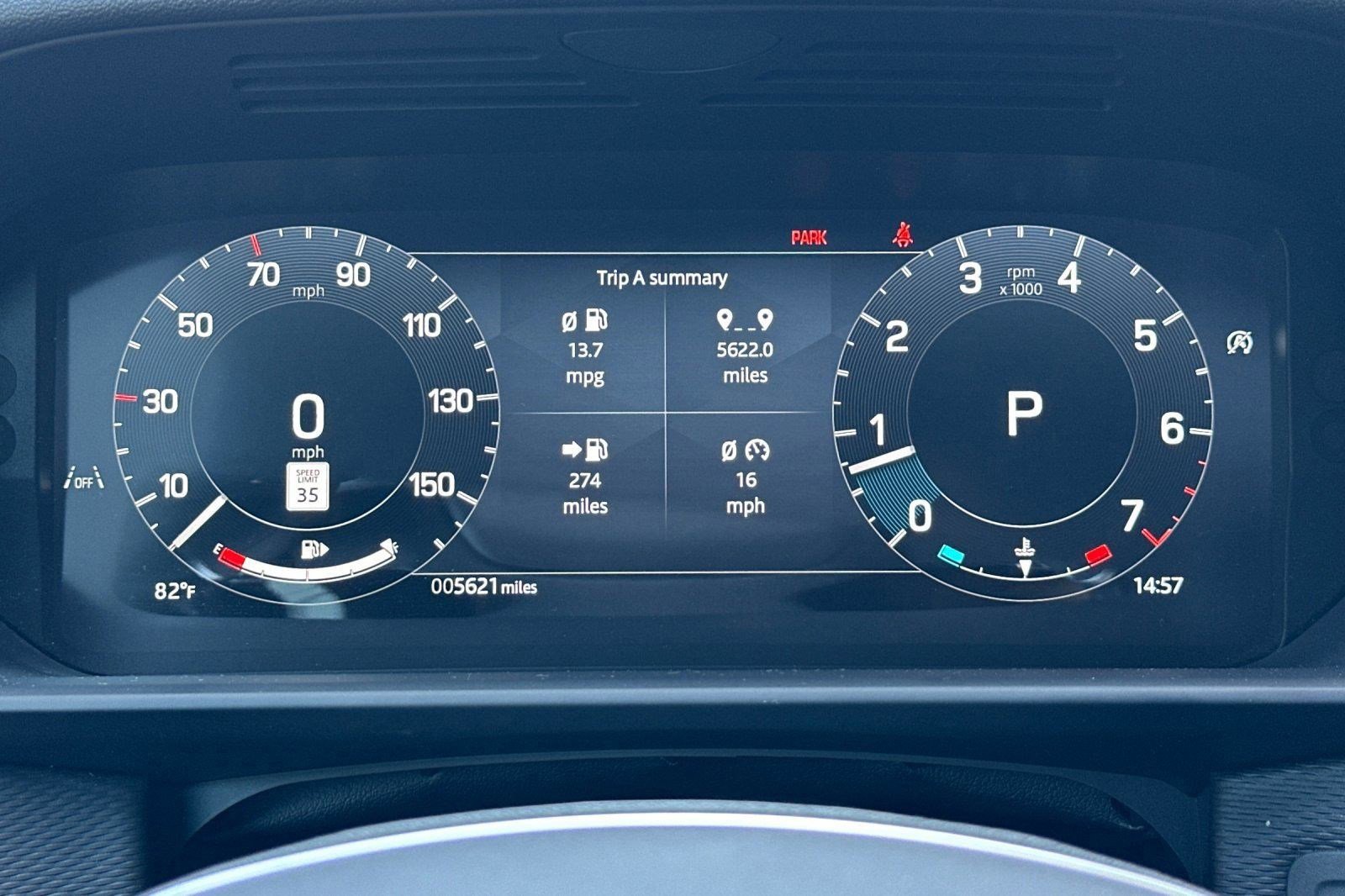Used 2025 Land Rover Discovery Dynamic SE AWD/4WD image 18