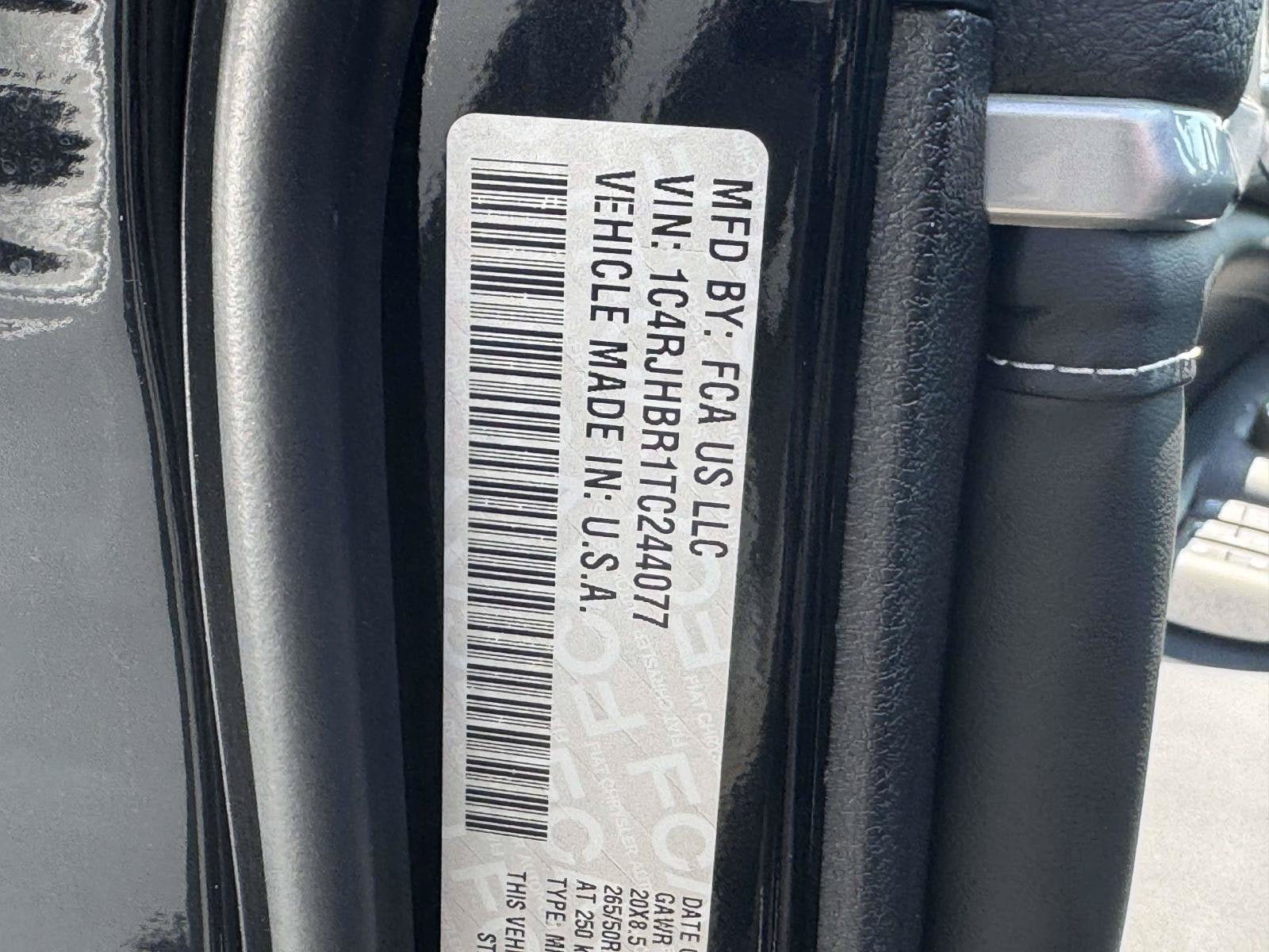 Used 2026 Jeep Grand Cherokee Limited AWD/4WD image 32