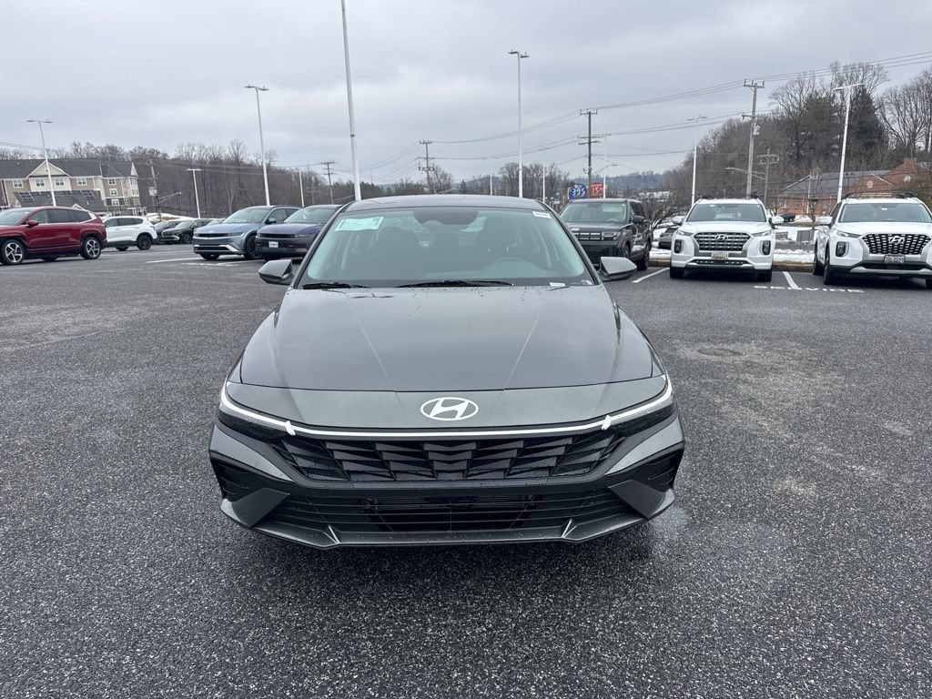 New 2026 Hyundai Elantra Hybrid FWD image 3