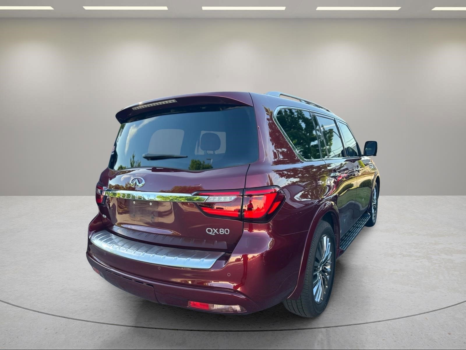 Used 2021 INFINITI QX80 Sensory w/ Cargo Package AWD/4WD image 4