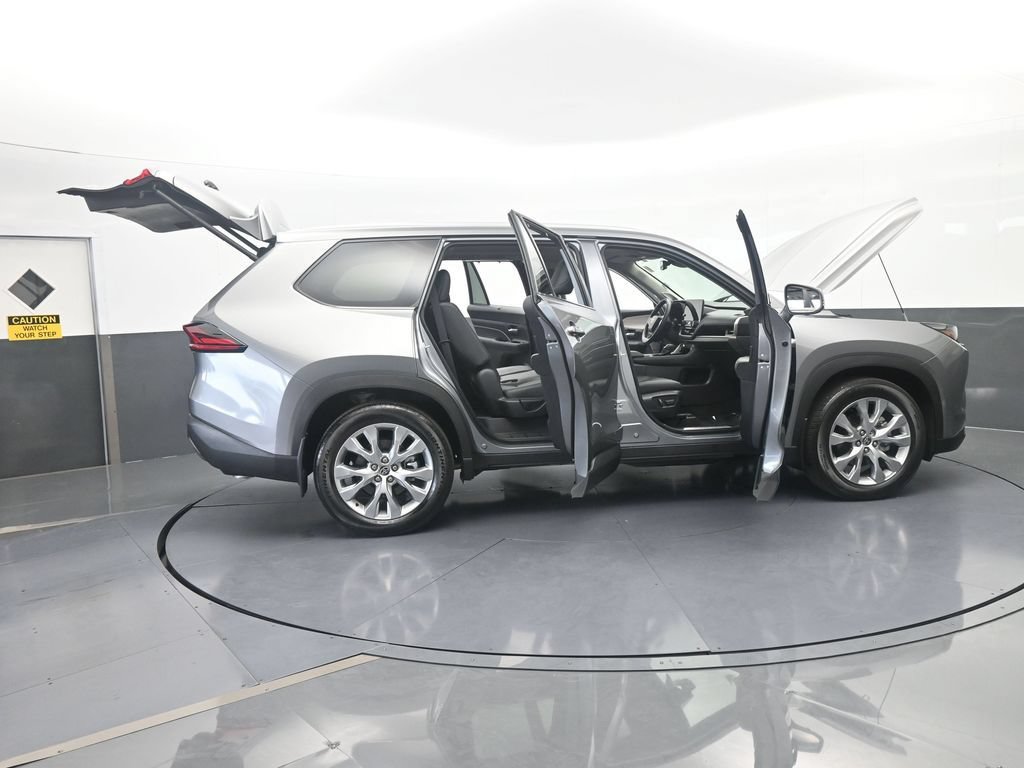 Used 2025 Toyota Grand Highlander AWD image 75