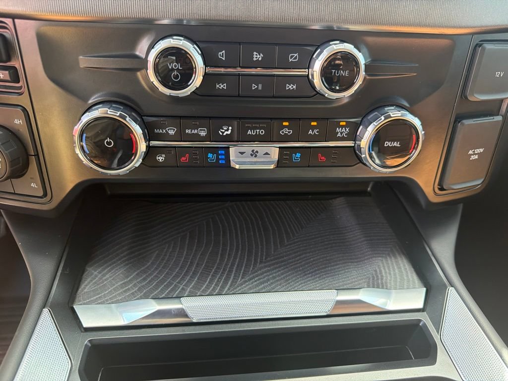 Certified 2024 Ford F350 Platinum w/ Tremor Off-Road Package AWD/4WD image 24
