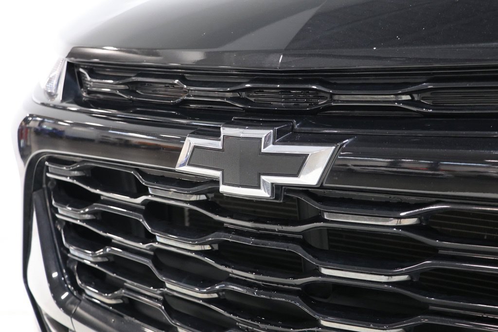 Used 2025 Chevrolet Trax ACTIV w/ Sunroof Package FWD image 12