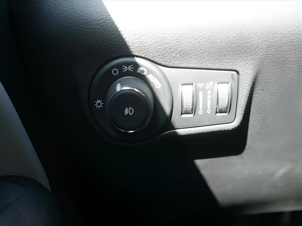 Used 2024 Jeep Compass Limited image 16