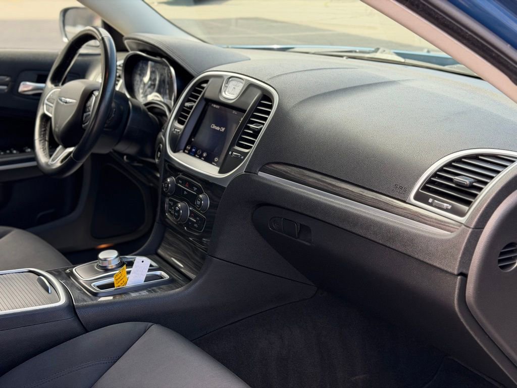 Used 2021 Chrysler 300 Touring w/ Sport Appearance Package RWD image 16