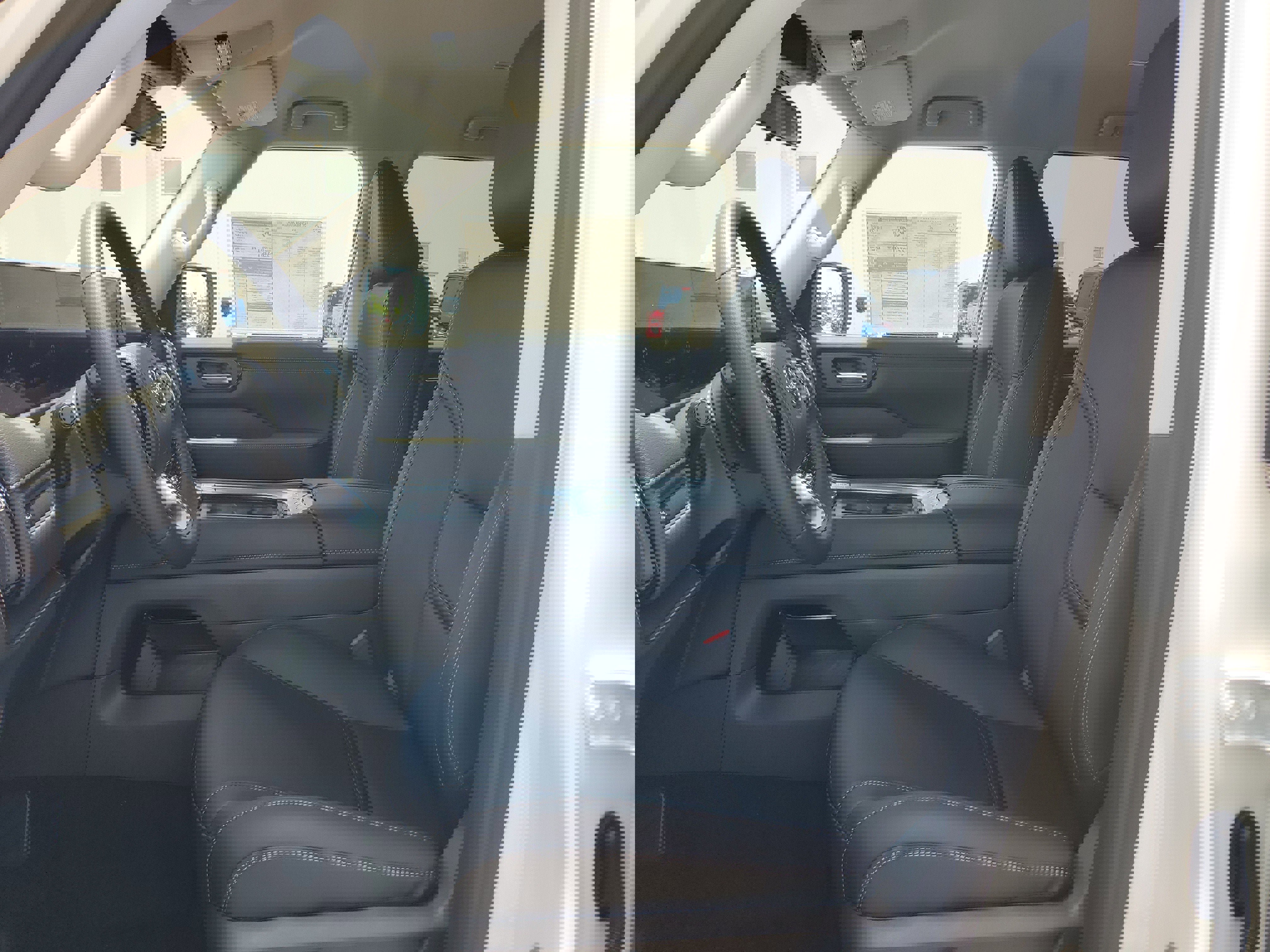 New 2025 Nissan Armada SV image 13