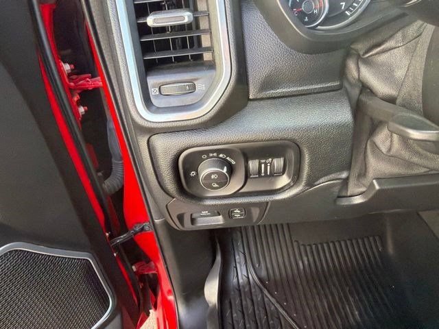 Used 2022 RAM 1500 Laramie w/ Sport Appearance Package AWD/4WD image 19