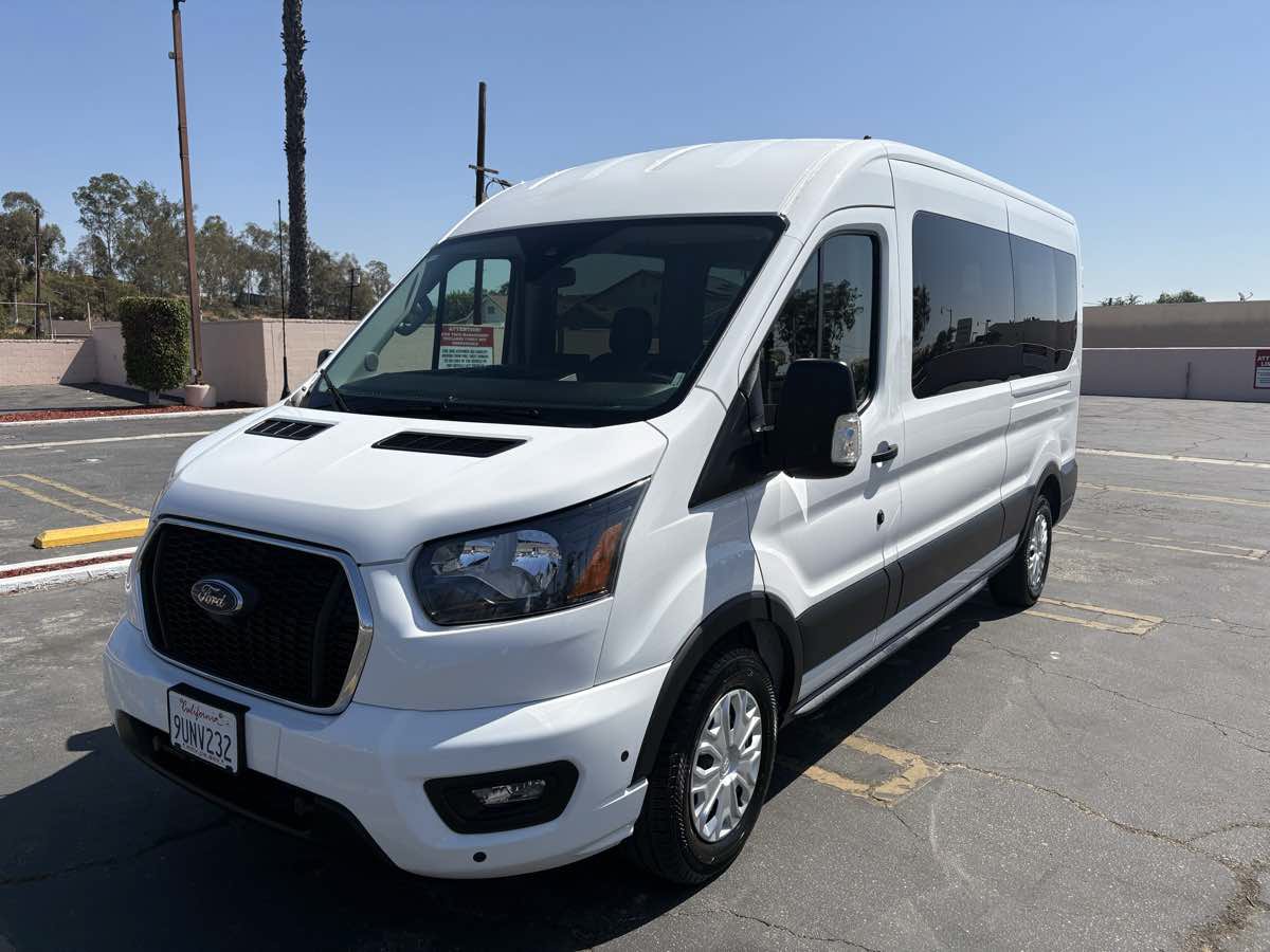 Used 2025 Ford Transit 350 XLT RWD image 4