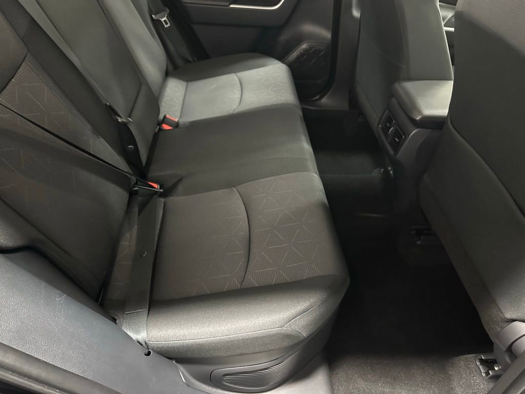Used 2025 Toyota RAV4 XLE image 41