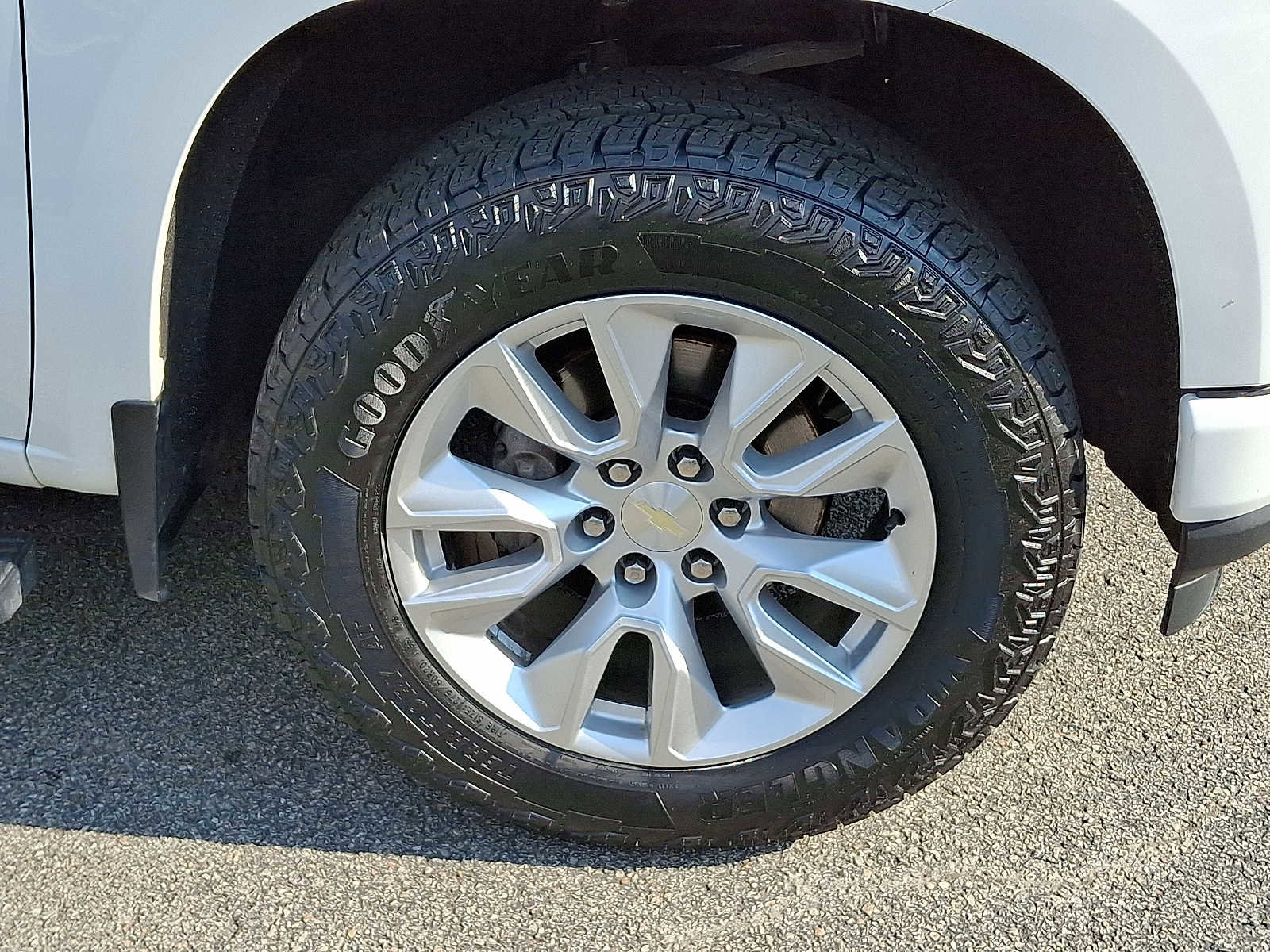 Used 2020 Chevrolet Silverado 1500 Custom w/ Custom Value Package image 9