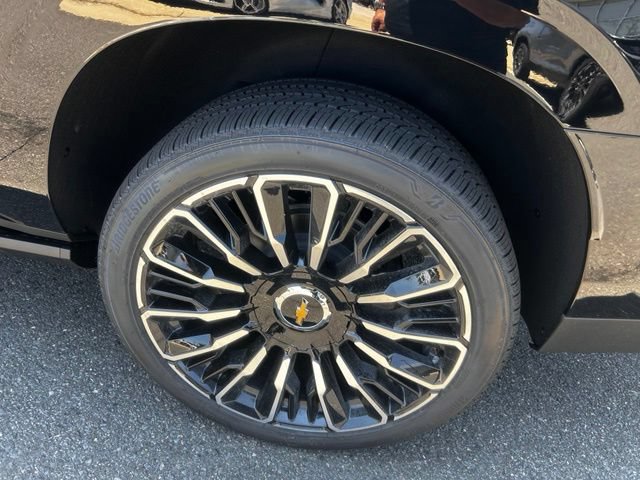 New 2026 Chevrolet Suburban High Country AWD/4WD image 7