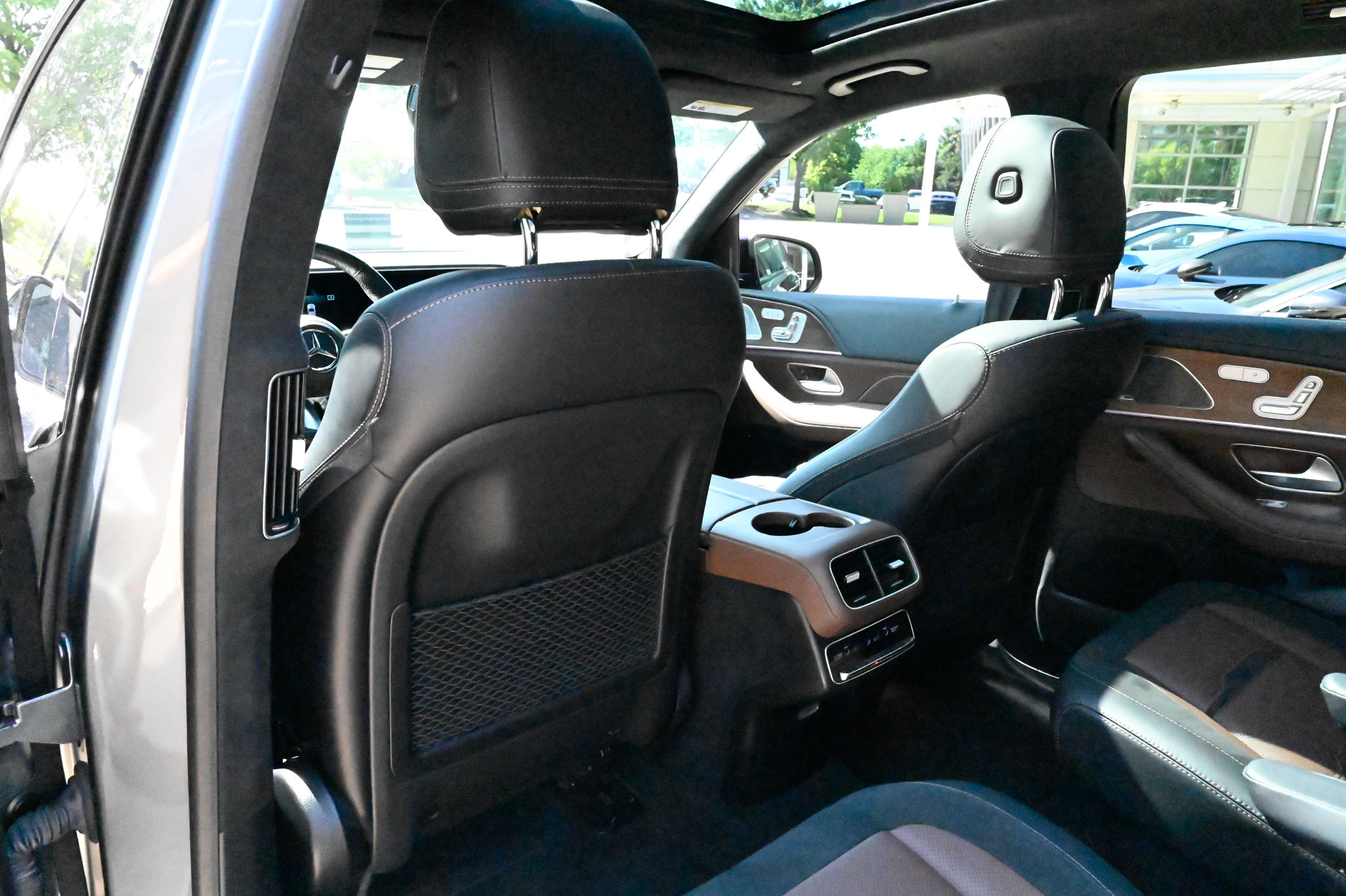 Used 2024 Mercedes-Benz GLS 63 AMG 4MATIC image 34