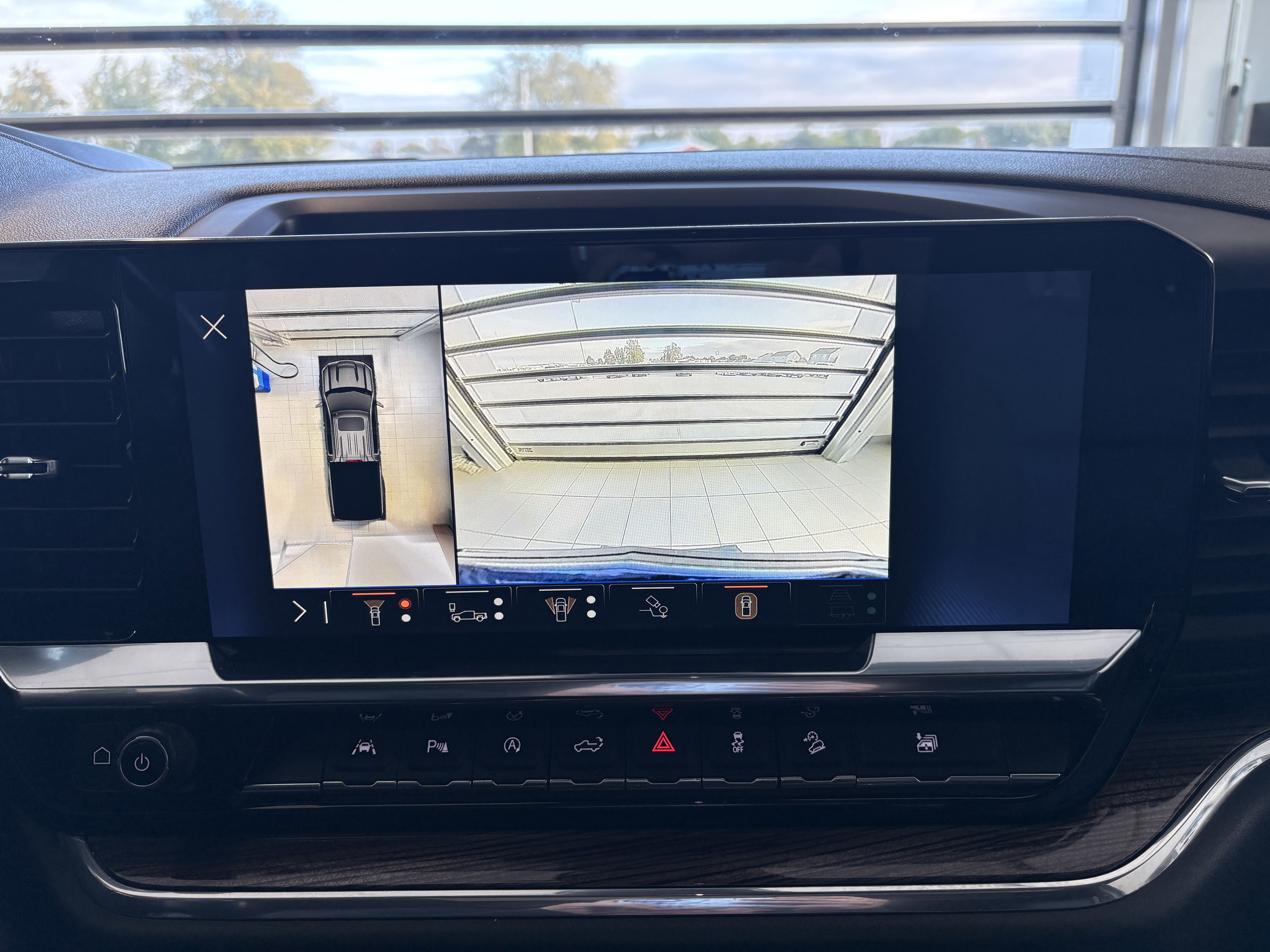 Used 2024 Chevrolet Silverado 1500 LT Trail Boss w/ Convenience Package II image 16