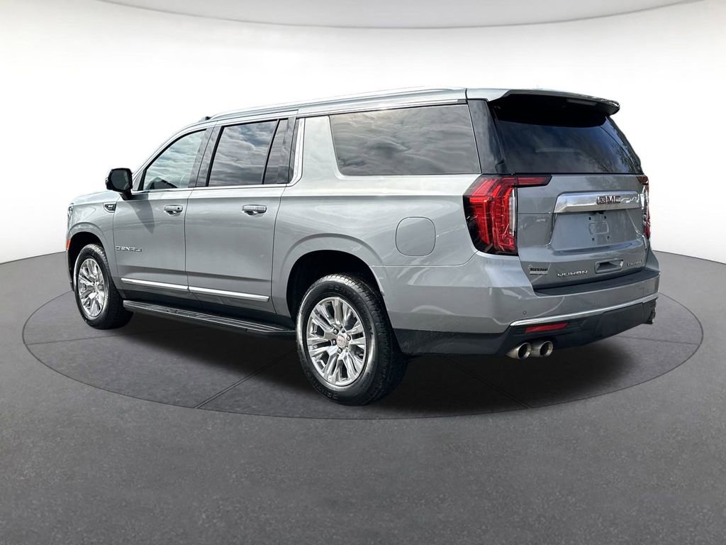 Used 2023 GMC Yukon XL Denali image 3