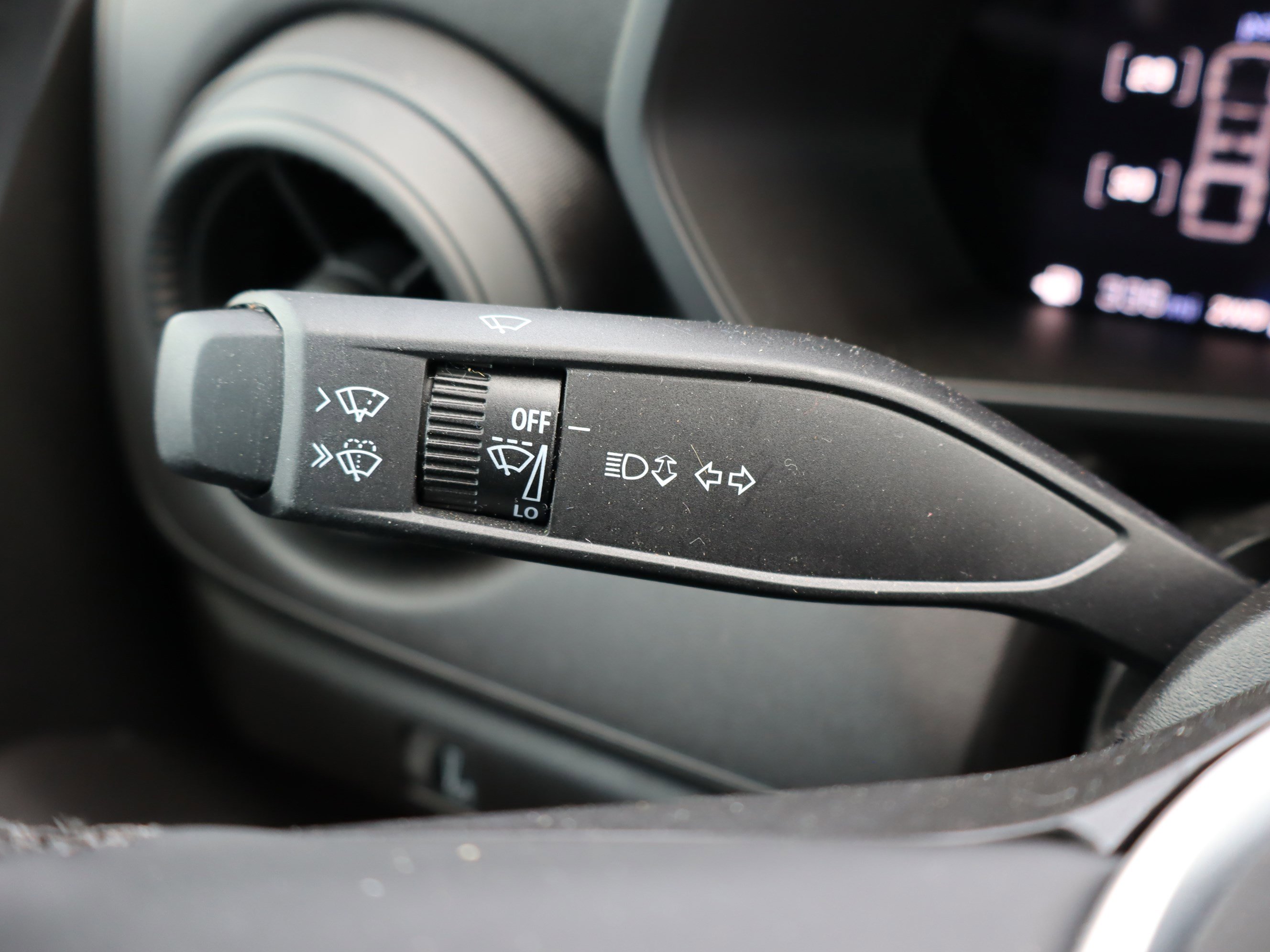 Used 2025 Chevrolet Colorado Trail Boss image 24