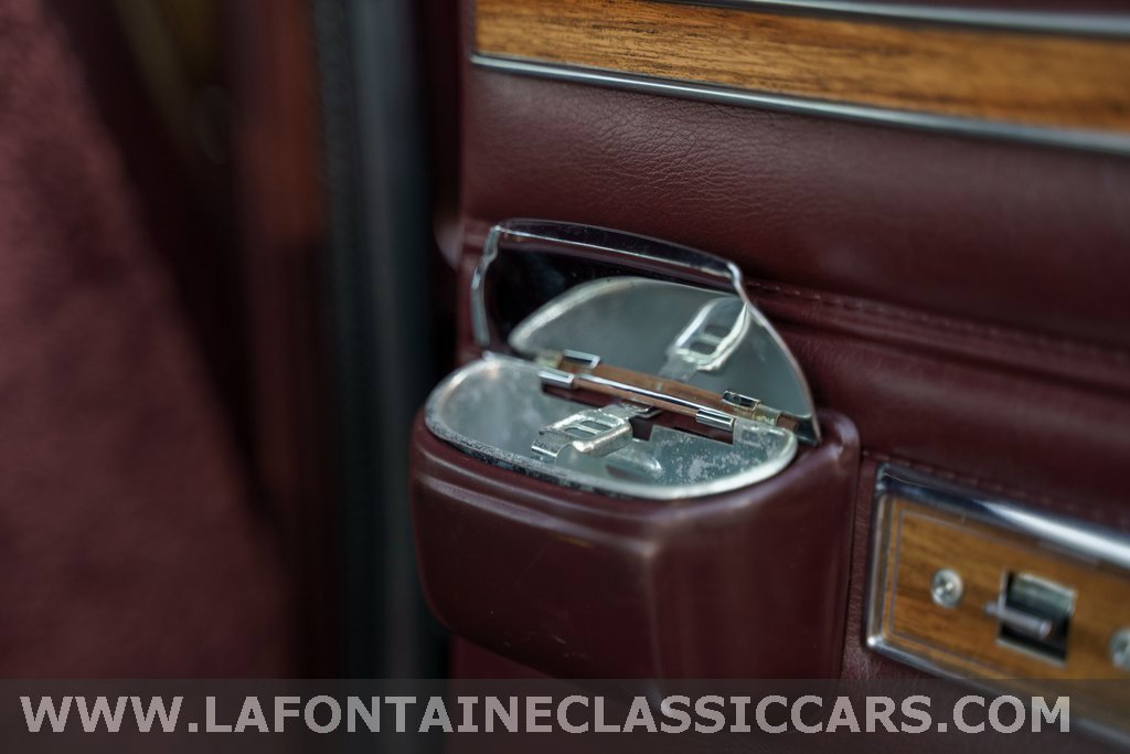 Used 1991 Jeep Grand Wagoneer Base image 95