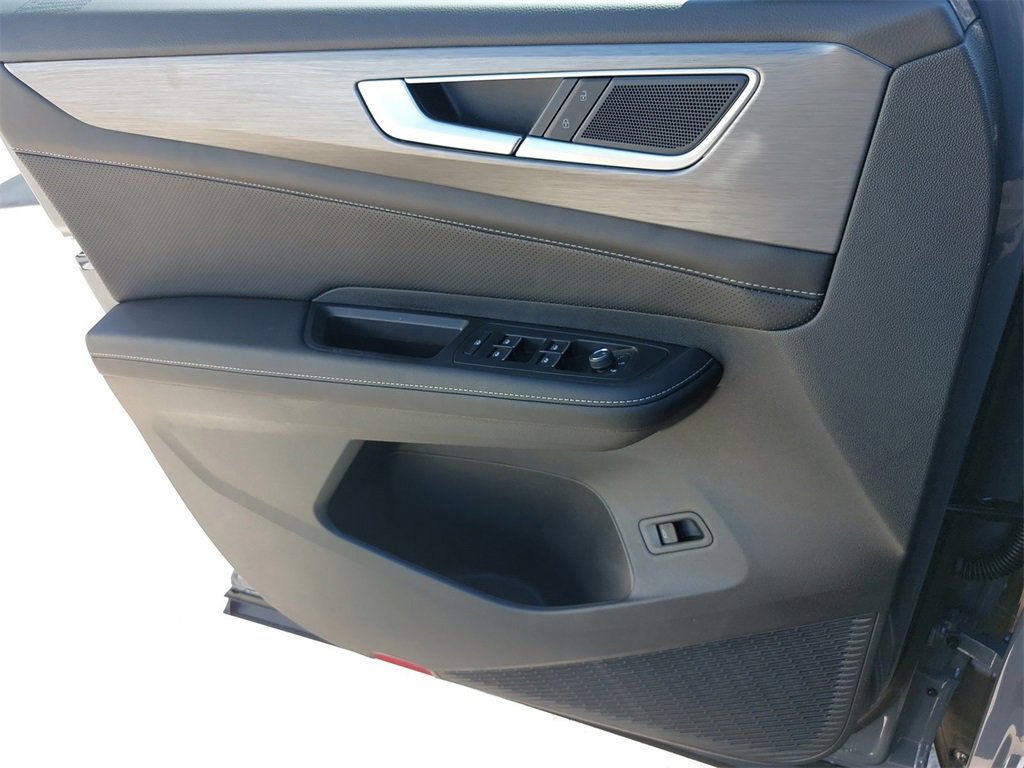 New 2025 Volkswagen Atlas Cross Sport SE image 21