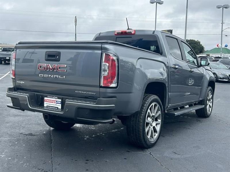 Used 2022 GMC Canyon Denali image 6