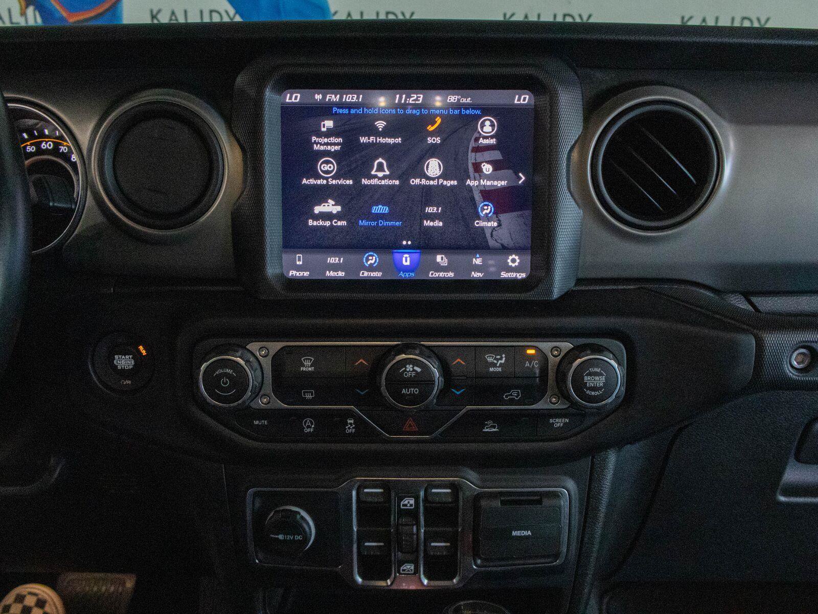 Used 2021 Jeep Gladiator Sport AWD/4WD image 4