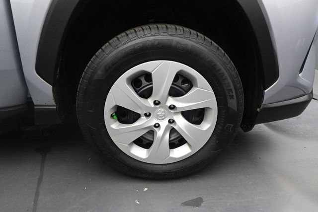 Used 2023 Toyota RAV4 LE FWD image 15
