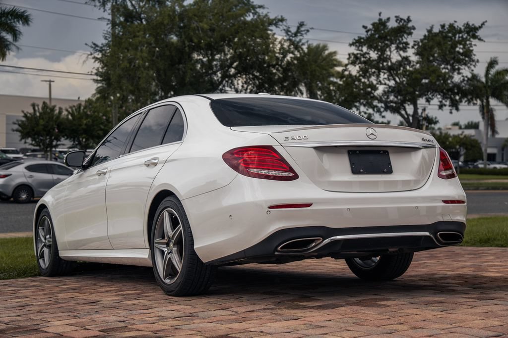 Used 2017 Mercedes-Benz E 300 4MATIC image 3