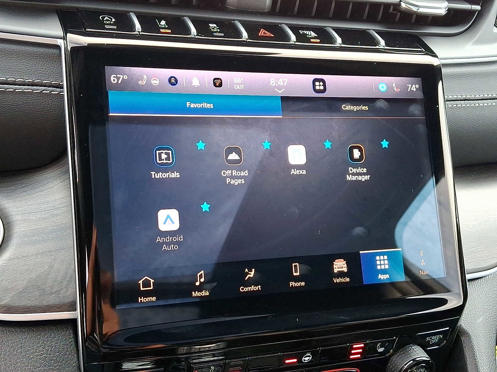 New 2025 Jeep Grand Cherokee Limited w/ Black Appearance Package image 18