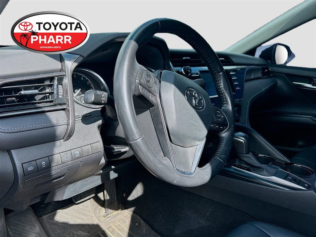 Used 2020 Toyota Camry SE image 1