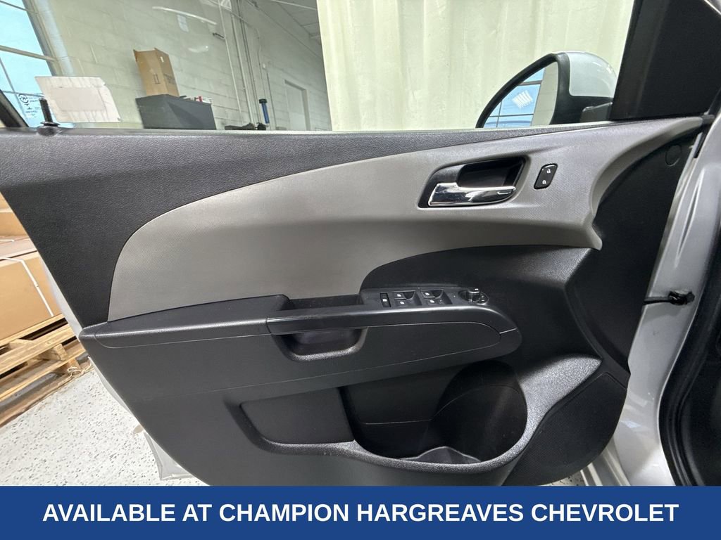 Used 2015 Chevrolet Sonic LTZ image 31