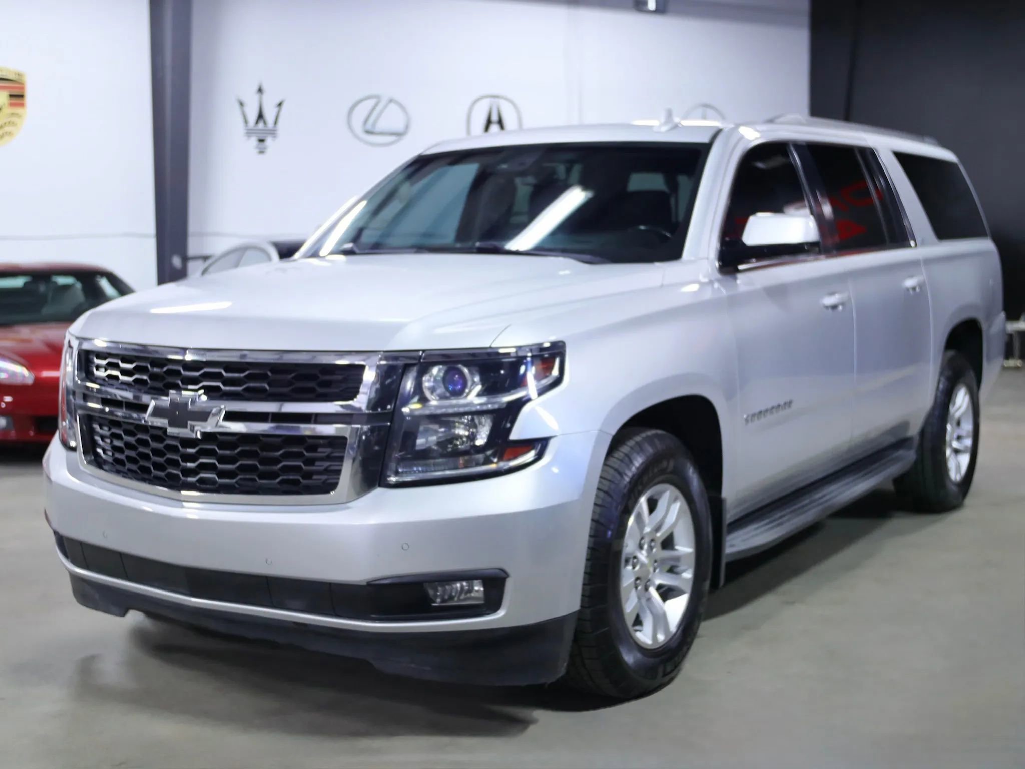 Used 2016 Chevrolet Suburban LT image 6