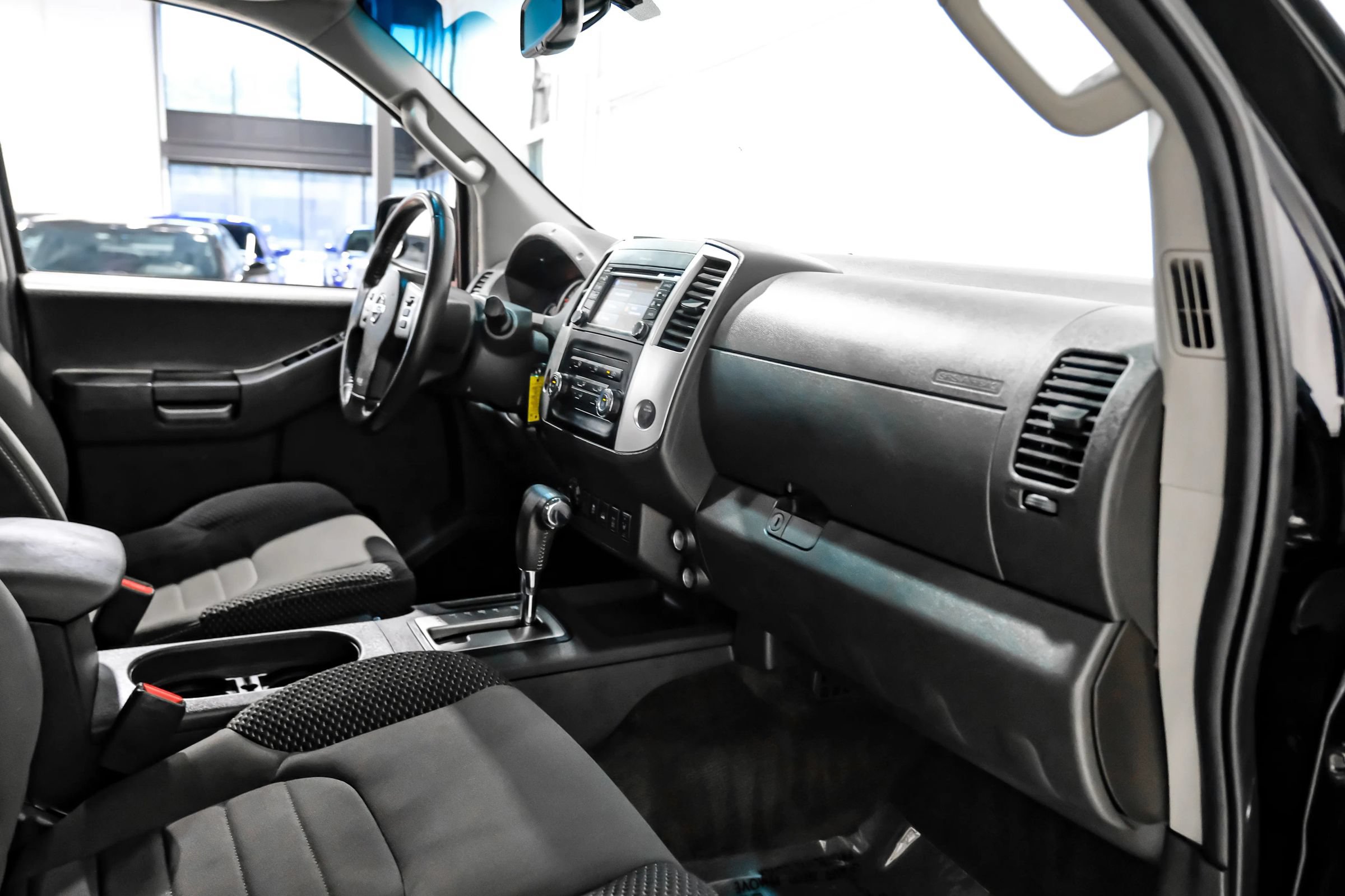 Used 2015 Nissan Xterra PRO-4X AWD/4WD image 11