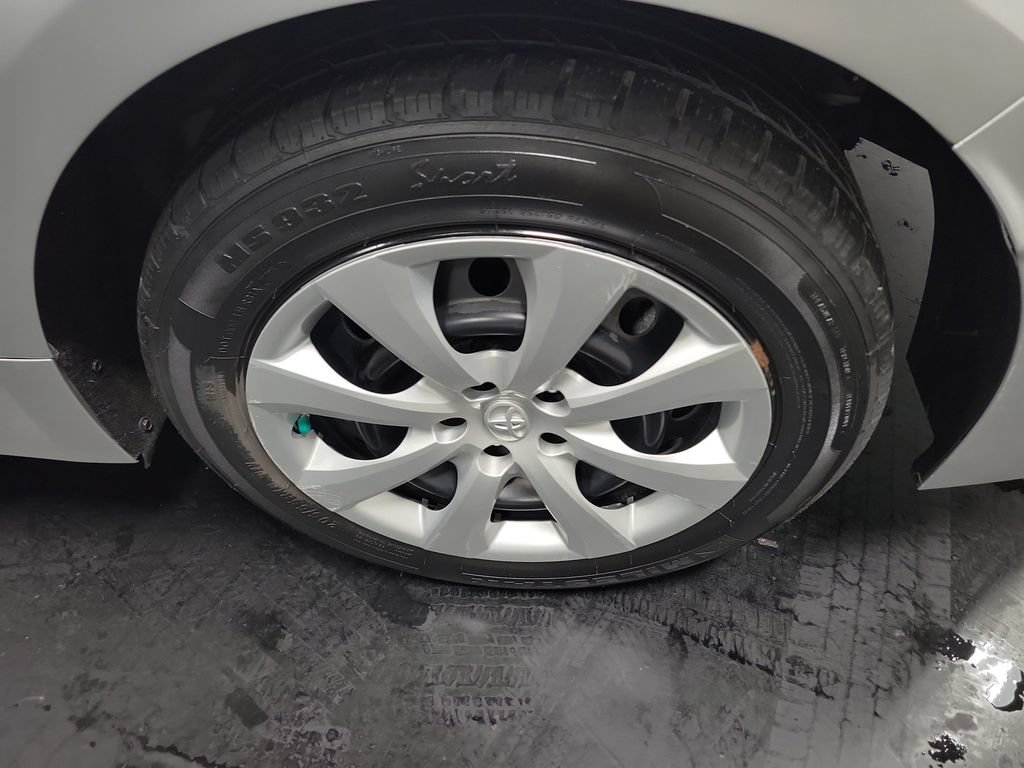 Used 2022 Toyota Corolla LE FWD image 10