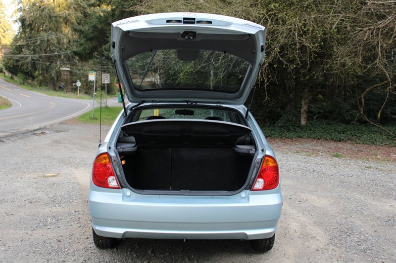 Used 2004 Hyundai Accent GL image 15