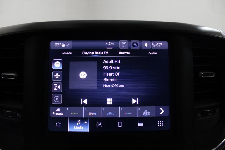 Used 2022 RAM 1500 Laramie image 3