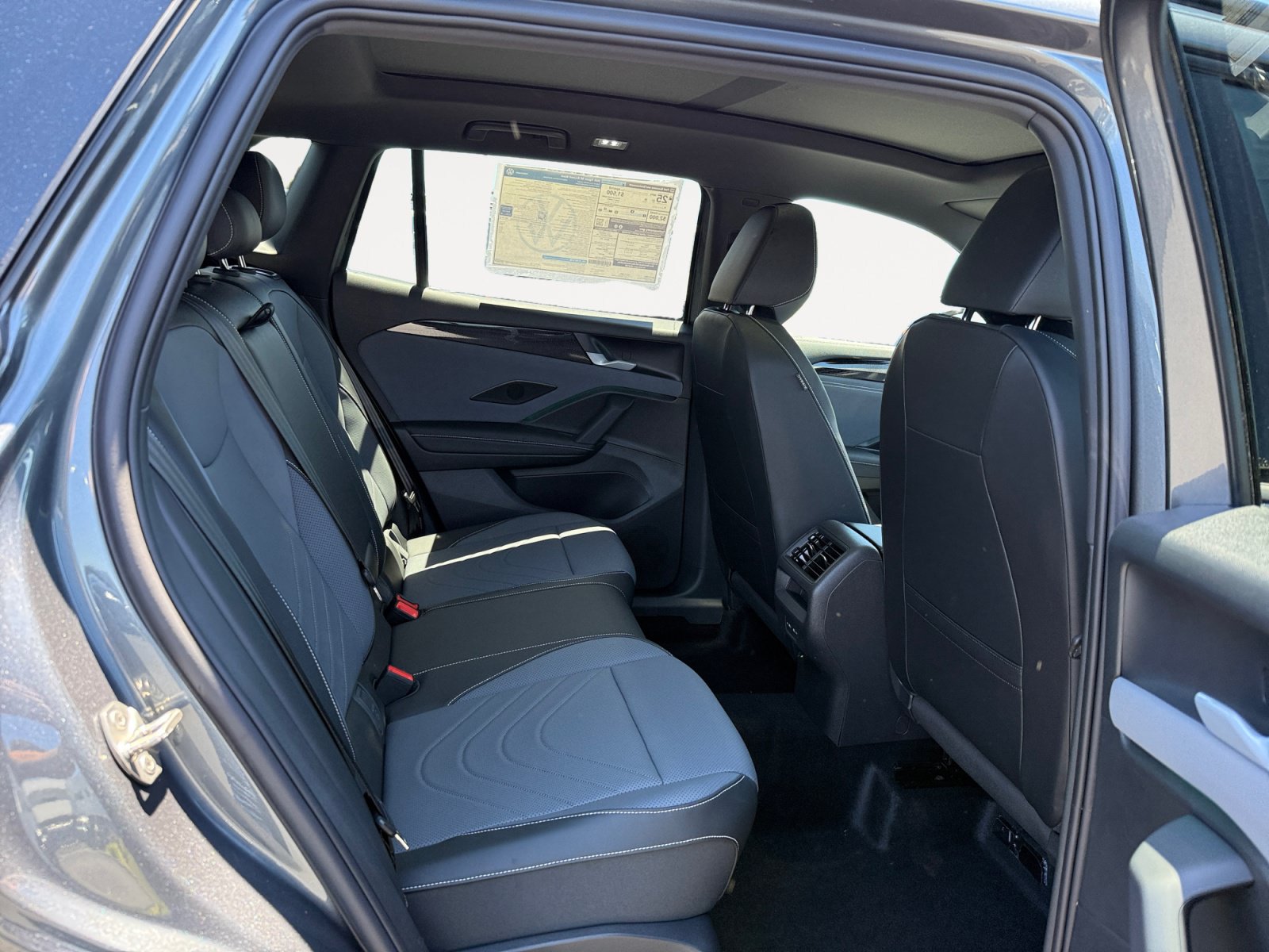 New 2026 Volkswagen Tiguan SE R-Line AWD/4WD image 18
