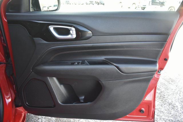 Used 2023 Jeep Compass Limited image 41