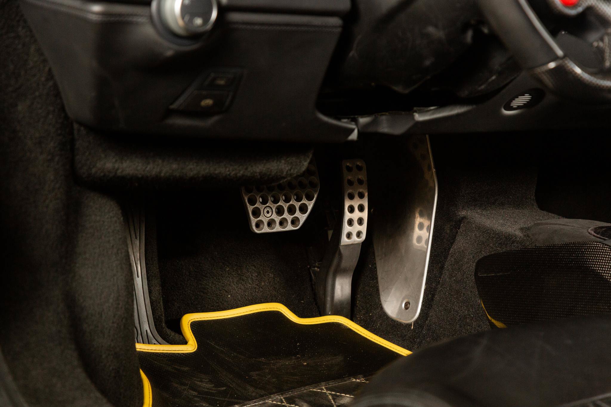 Used 2016 Ferrari 488 GTB RWD image 40