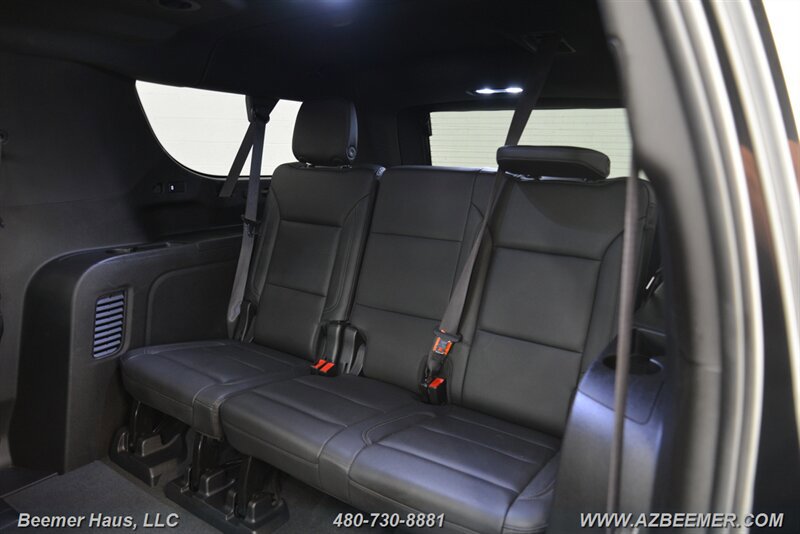 Used 2021 Chevrolet Suburban LT RWD image 24